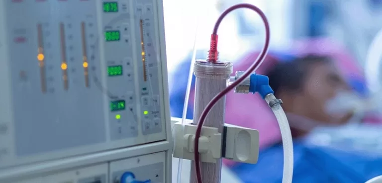 Kidney-Transplantation-or-Dialysis